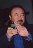 Ai Weiwei im März 2010 in der Akademie der Künste. Foto: K. Staeck. Ai Weiwei im März 2010 in der Akademie der Künste. Foto: K. Staeck.